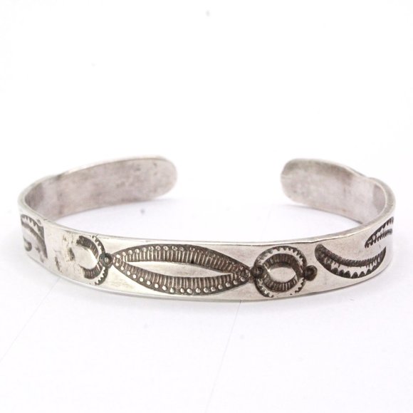 Vintage Native American Navajo Hand Tooled Sterling Silver Cuff Bracelet - Picture 3 of 10